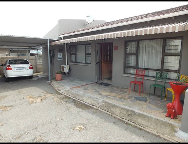 3 BEDROOM SIMPLEX FOR SALE IN BLUFF